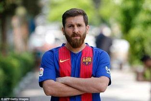 梅西吃瓜群众,揭秘足球巨星背后的趣味生活