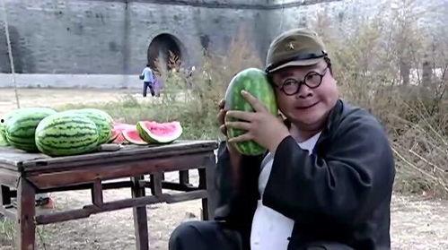 有人吃瓜不给钱,免费吃瓜？揭秘网络“蹭吃族”现象背后的真相